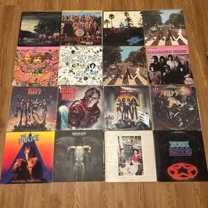 32 Rock Vinyl Records - Kiss, Zeppelin, Rush, Fleetwood Mac, Moody Blues, Cream